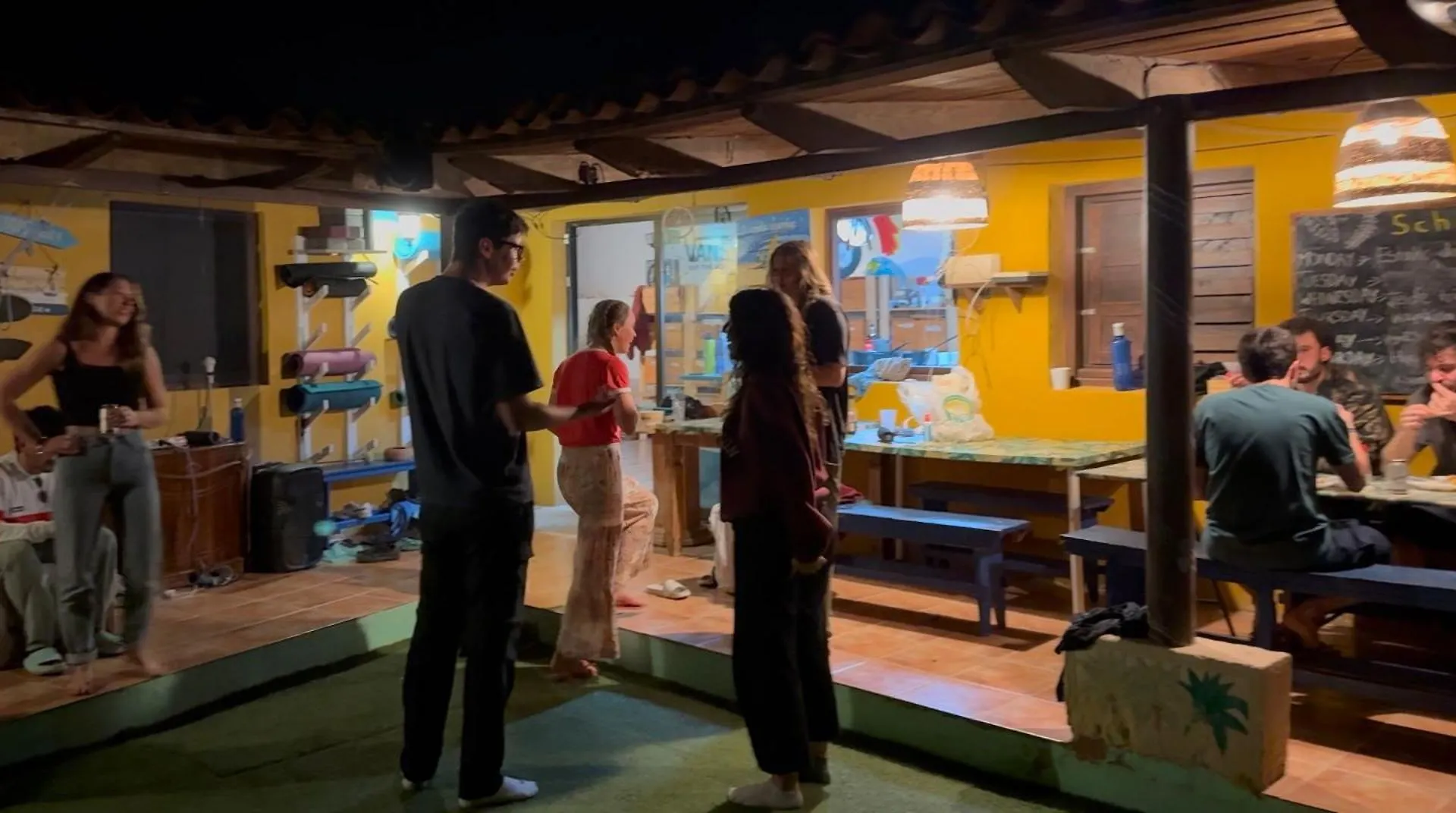 Adeje - Twinfin Hostel & Surf Yoga Camp カジャオ・サルバヘ